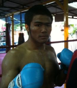 Muay Thai Lok Peunthong