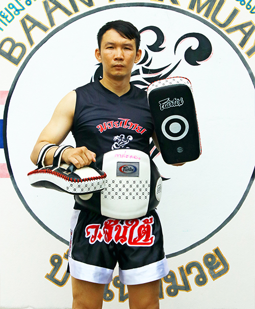 Muay Thai Trainer Kasalong